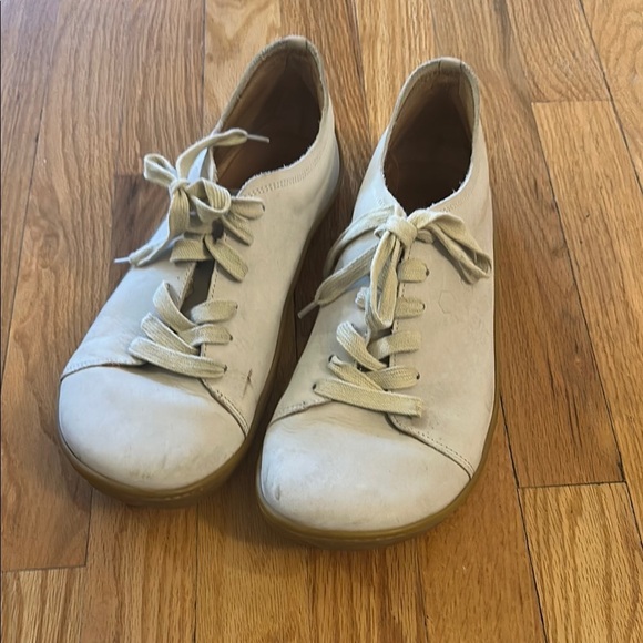 Vivo barefoot Other - Vivobarefoot sz EU 43 beige leather comfort shoes good pre owned see photos